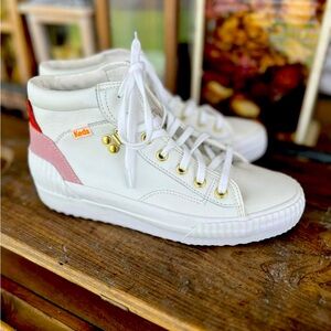 Brand New Ladies Keds Leather Hightops Sz 7
